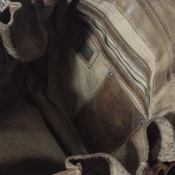 RARE Giant Campomaggi Italian leather studded messenger bag with leather scales - Picture 13 of 16